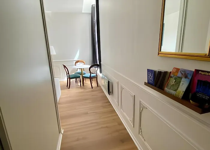 Апартаменты St Croix Style Haussmannien Lumineux 